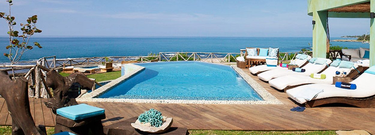 Seaweed villa pool